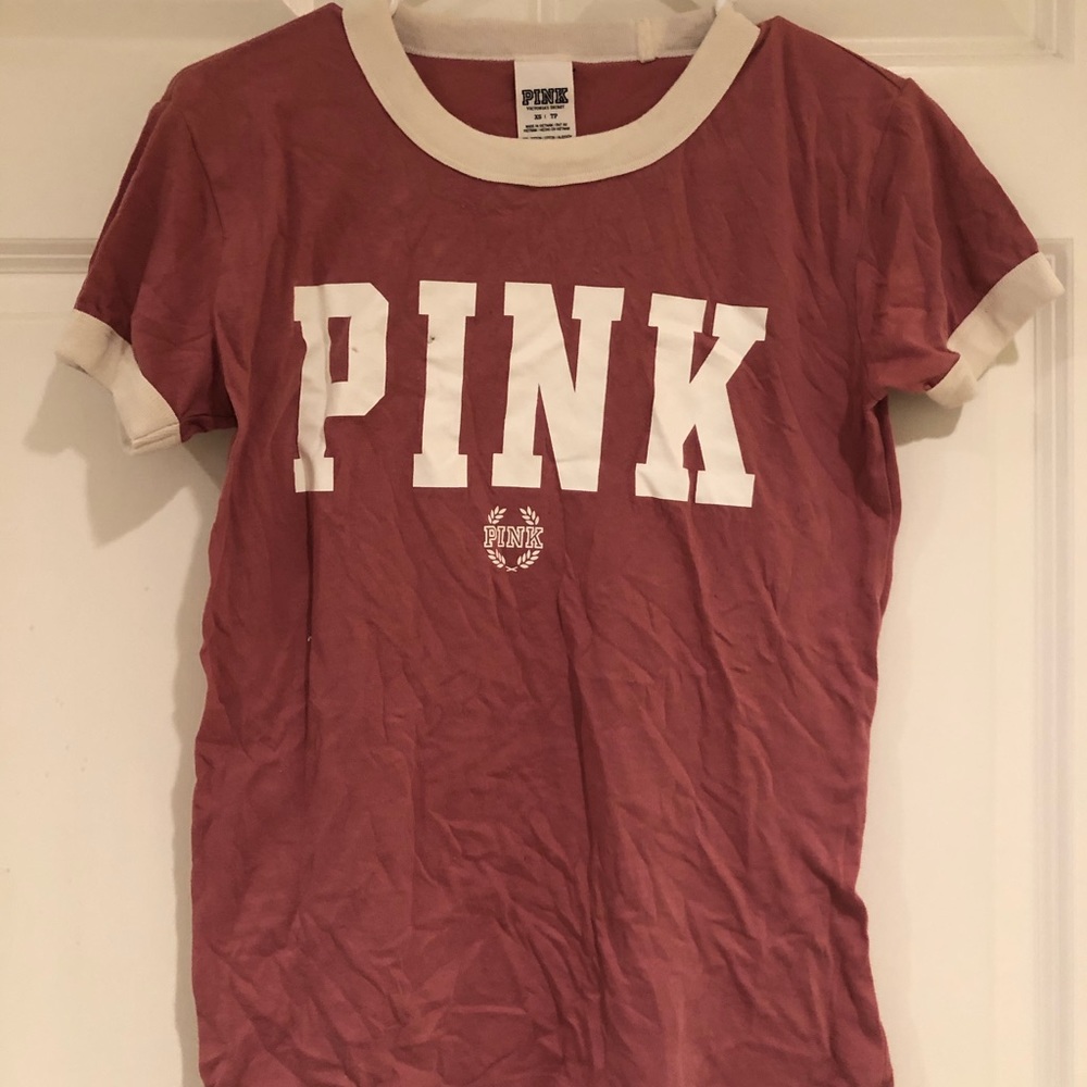 VS pink t shirt